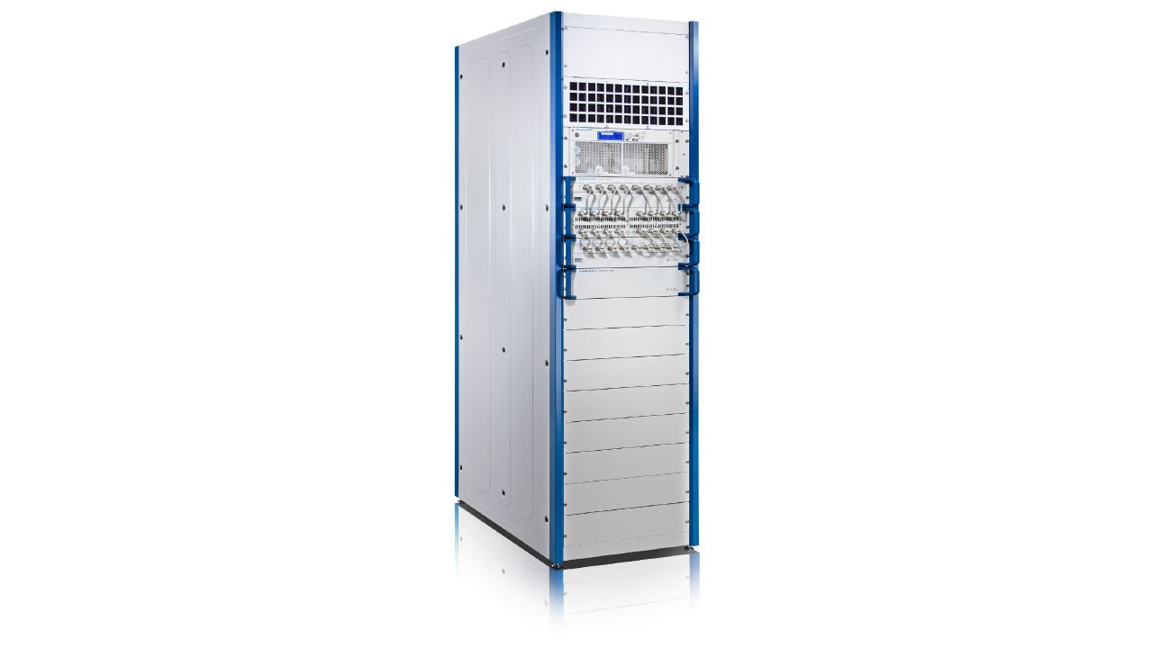 R&S®BBL200 高功率寬頻放大器（9 kHz – 250 MHz，最高 10 kW） 角度 4