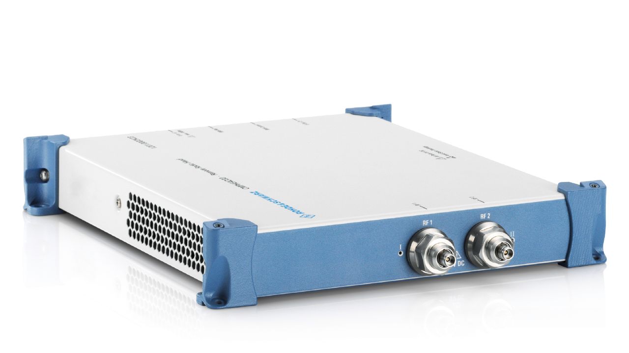 R&S®CMPHEAD 遠端射頻頭（CMPHEAD30，28 / 39 GHz mmWave） 角度 3