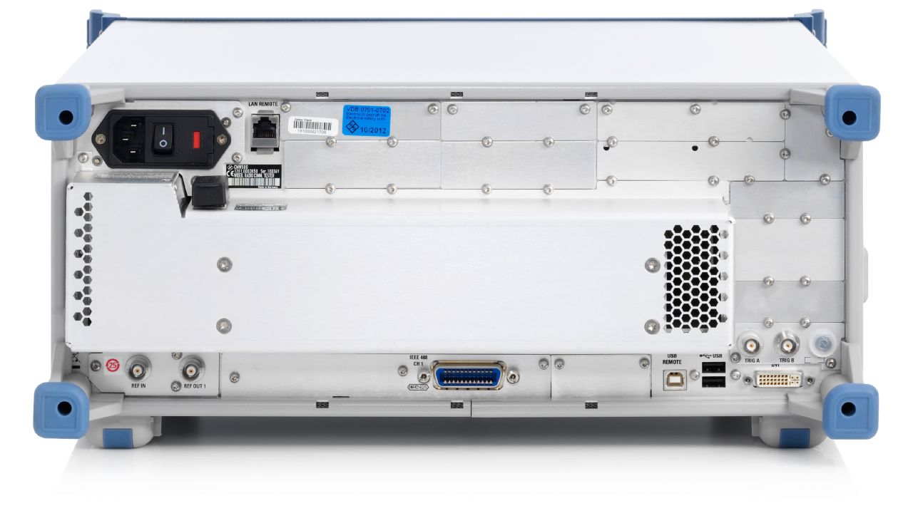 R&S®CMW270 無線連線測試儀（Bluetooth LE/BR/EDR、WLAN 訊號測試） 角度 3