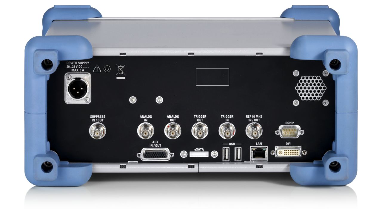 R&S®EDST300 可攜式 DME / TACAN 地面與飛行巡檢分析儀（960 – 1215 MHz） 角度 4