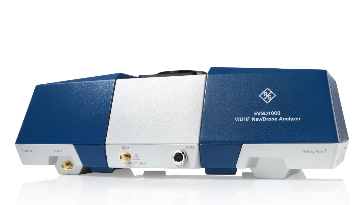 R&S®EVSD1000 VHF / UHF 航空導航與無人機 (UAV) 機載分析儀（70 – 410 MHz） 角度 3