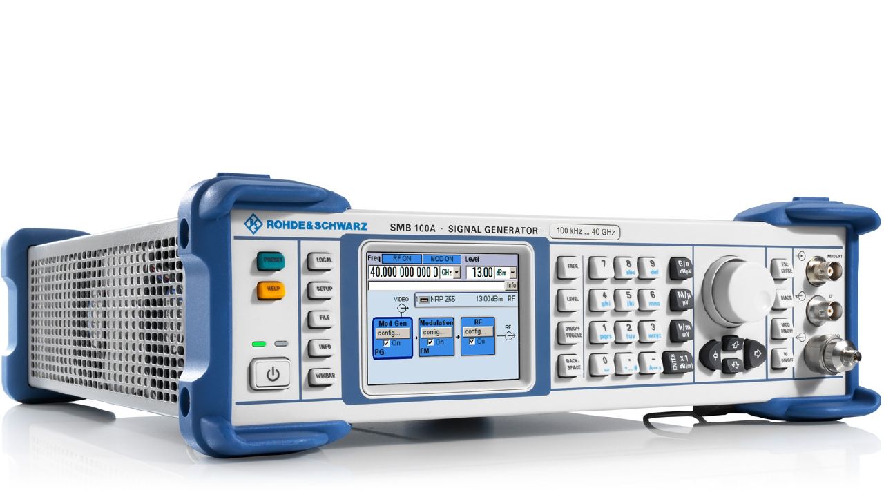R&S®SMB100A 微波訊號產生器（9 kHz – 40 GHz） 角度 3