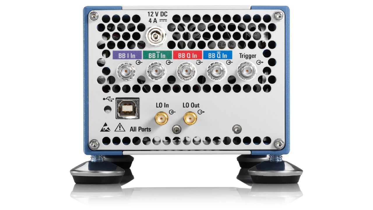 R&S®SZU100A I/Q 升頻器（V-band 60 GHz） 角度 3